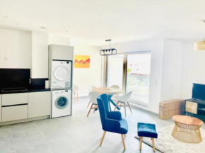 Brand New 3 bedrooms with Terrace and Parking